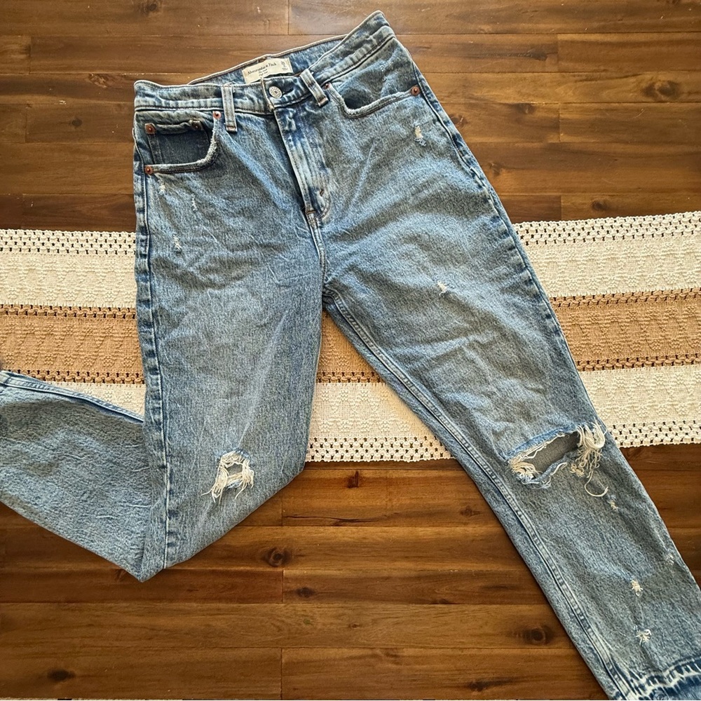 Abercrombie & Fitch | High Rise Mom Distressed Jeans
